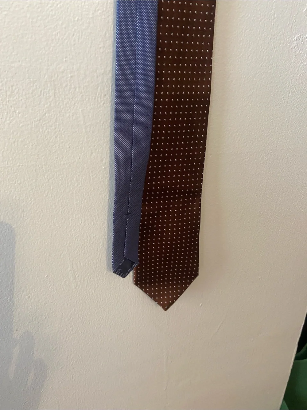 Tommy Hilfiger Brown and light blue silk Tie with White Polka Dots like new